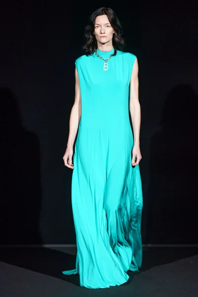 Look 99